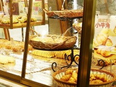 縣城開(kāi)一家采蝶軒加盟店的生意怎么樣？