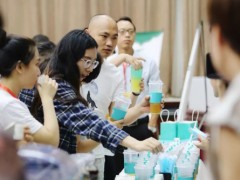 來一杯奶茶加盟店應(yīng)該如何有效吸引粉絲?