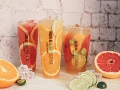 世界茶飲加盟店排隊(duì)顧客太多怎么辦?