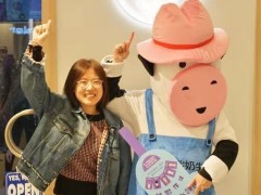 在不同商圈的一只酸奶牛加盟店該如何經(jīng)營?