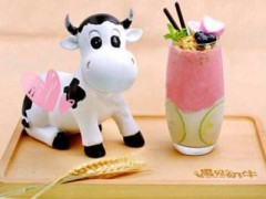 遇見(jiàn)奶牛加盟怎么樣？新時(shí)尚的街頭復(fù)式奶茶店！