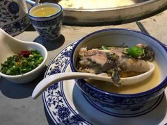 賀莊柴灶魚(yú)加盟費(fèi)多少？投資10萬(wàn)元左右就可以開(kāi)店