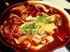 火財貓骨湯冒菜加盟值得看好！一款可以喝湯的冒菜美食！