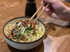 南京小鮮鮮抄手可以加盟嗎？帶來(lái)一次味蕾的挑戰(zhàn)