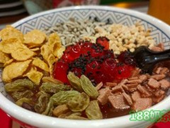 特色面館加盟哪家好？西安楊小濤蹺腳牛肉面加盟費用大解析！