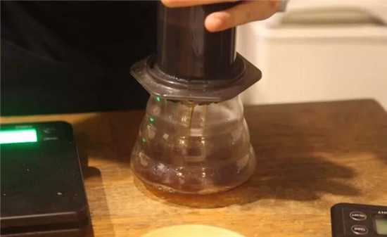 如何用愛樂壓沖一杯咖啡？