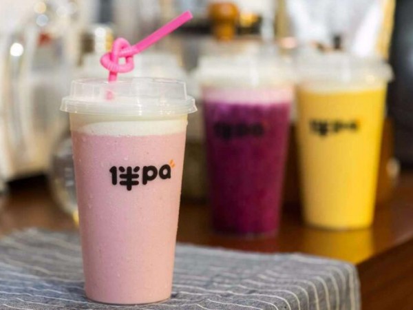 伴pa奶茶加盟就非常的不錯，是很有發(fā)展前景的