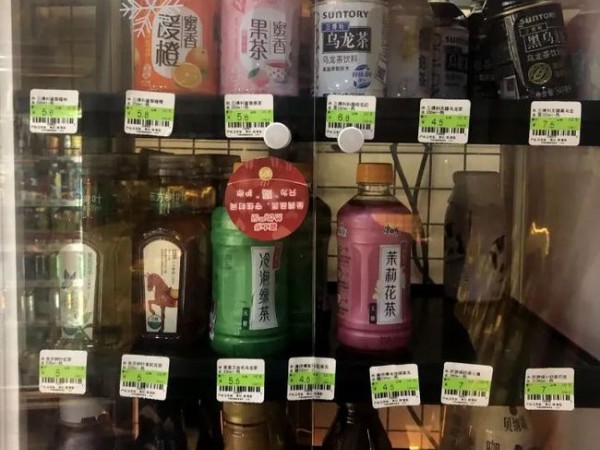 罐裝咖啡銷量比夏季漲了3成！這個(gè)冬季，杭州便利店的熱飲火了
