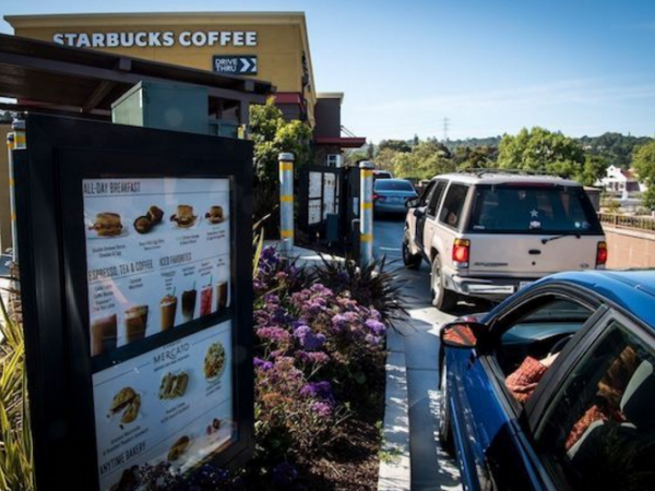 美國(guó)星巴克再出新服務(wù)，模仿麥當(dāng)勞嘗試“得來(lái)速服務(wù)”