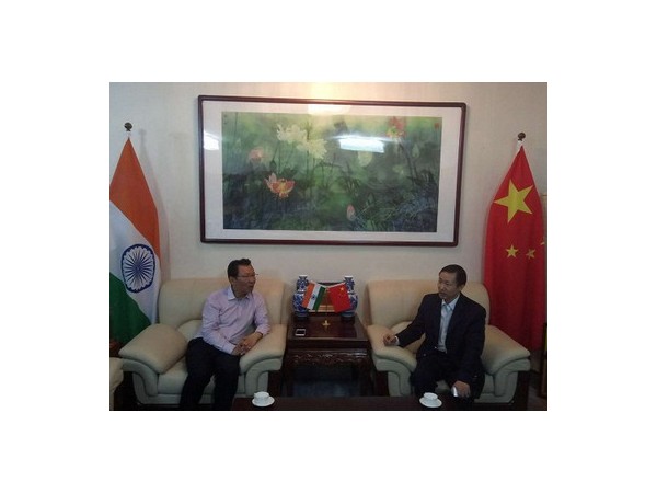 駐加爾各答總領(lǐng)事馬占武與云南省農(nóng)業(yè)廳代表團(tuán)座談