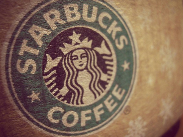 星巴克的手機下單服務為何遭到一些反對聲？聽聽幾位老顧客怎么說