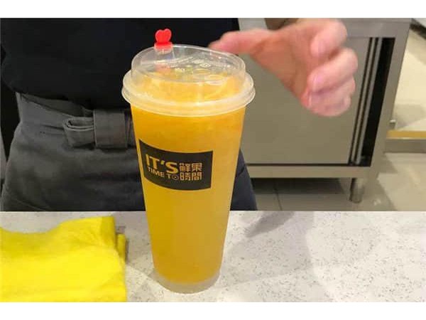 鮮果時光加盟費用大概是多少，為你解析目前國內(nèi)最火的飲品加盟項目