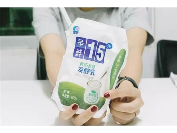 澳牛鮮奶吧加盟費用，收費標準出爐，開店僅需.萬元