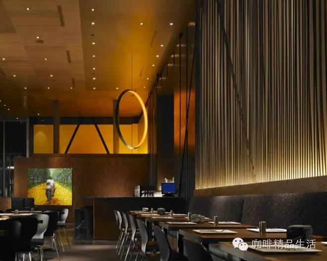黑白的優(yōu)雅空間:首爾Coco Bruni咖啡店