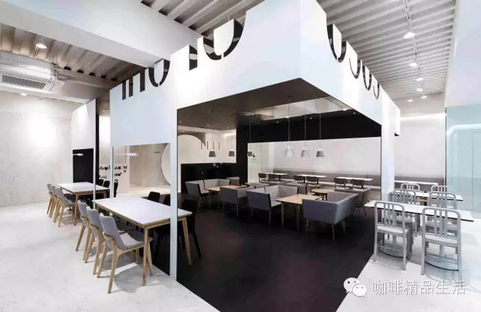 黑白的優(yōu)雅空間:首爾Coco Bruni咖啡店