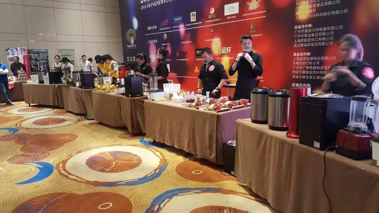 土豪比賽現(xiàn)場(chǎng)送 . 萬(wàn) “毀三觀”作品獲研發(fā)總監(jiān)、老總點(diǎn)贊