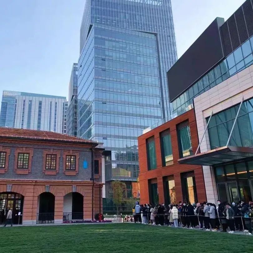 藍瓶咖啡內(nèi)地首店今日開業(yè) 從早 點就開始排隊