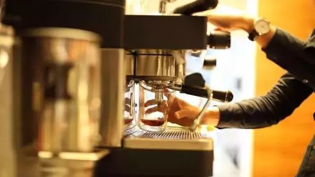 年了，我終于可以不用再做奶茶……