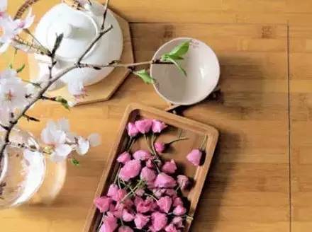 櫻花季，不在飲品里加入貌美的櫻花還怎么混？