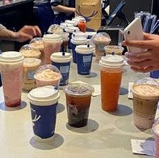 瑞幸承認(rèn)億元財(cái)務(wù)造假 但門店銷售今日爆單