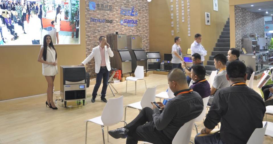 這款制冰機(jī)太牛了 出故障后竟能自己叫人來維修