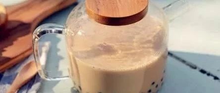 隔壁奶茶店借原料怎么辦？店老板吵成一片
