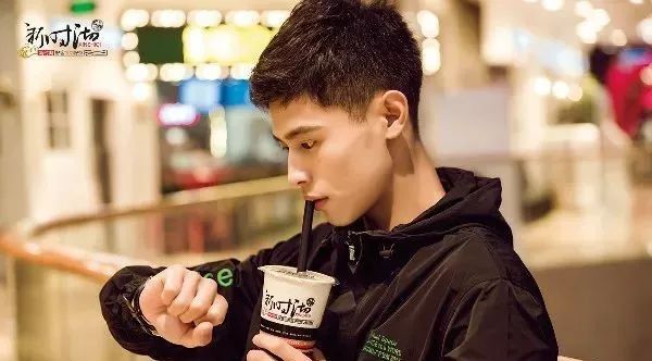 年家店，年流水 個億，新時沏是怎么做到的？