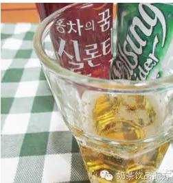 韓國網(wǎng)友喜歡這么勾兌飲品....