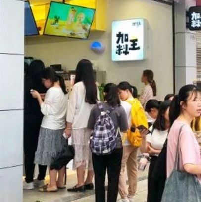 投資數(shù)千萬，開店十多家，一年半關完，原因竟是不會花錢？