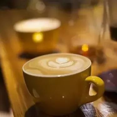 奶茶店傍大牌，是蜜糖還是砒霜？