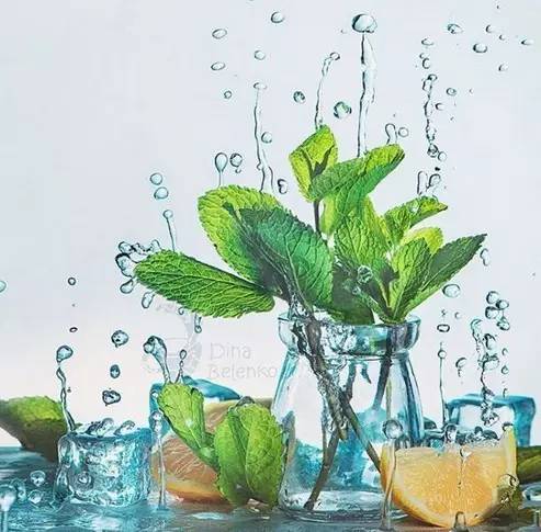 你家飲品和消費者之間差一張高大上的海報！