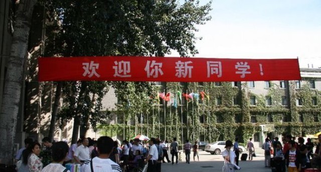 新學期， 校園店拿什么吸引新同學？