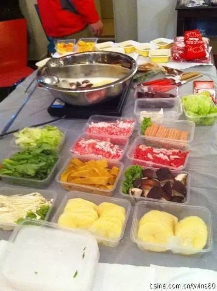 海底撈的服務(wù)有毒 全國網(wǎng)友都炸了