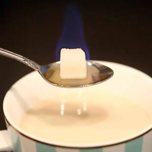 鍋煮愛爾蘭火焰奶茶