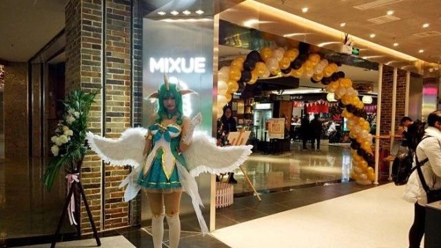蜜雪冰城升級店，絕非提價和空間升級那么簡單……
