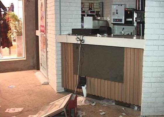 面對(duì)這個(gè)加盟商找麻煩 ?連鎖總部老板瘋掉啦