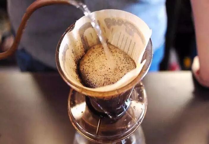 如何手沖一杯香醇咖啡？臺(tái)灣手沖咖啡比賽冠軍有秘訣