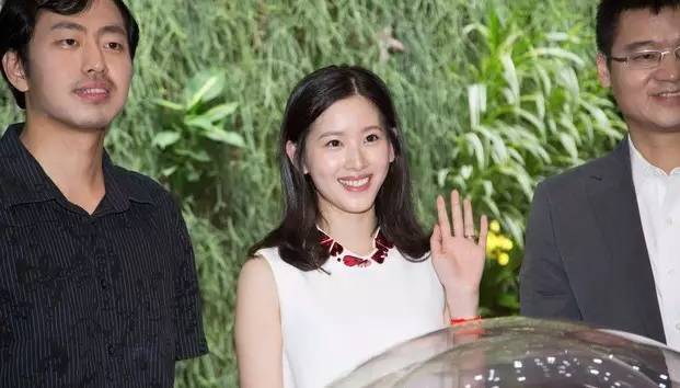 奶茶妹妹產(chǎn)后復(fù)出又投了家茶飲店