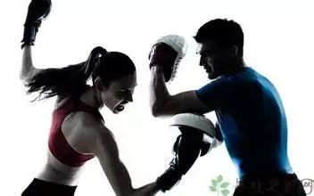 呵呵！專家又開(kāi)始掐架了  低糖飲品難道也會(huì)導(dǎo)致肥胖