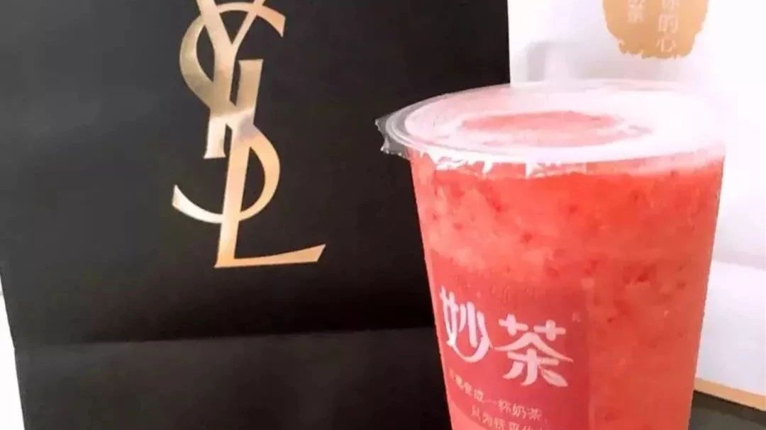 開店月，這個小店花不到塊錢，“擊潰”CoCo、一點點