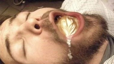 慎點(diǎn)！終極暗黑拉花！地球人已經(jīng)無法阻止咖啡師拉花了！