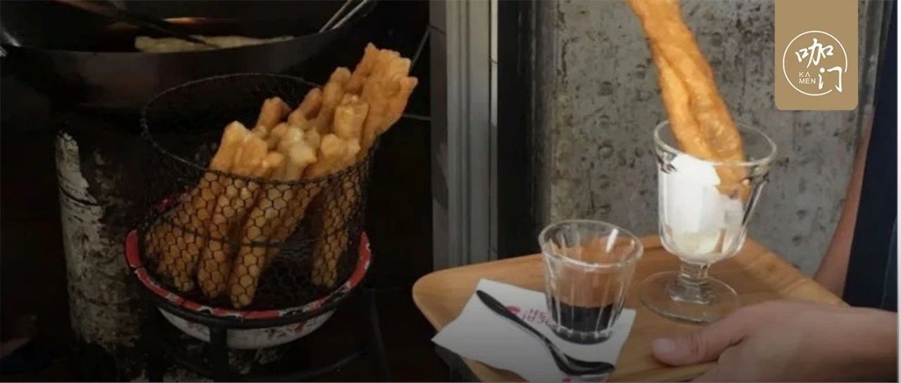 油餅蘸咖啡，一天 杯！最近咖啡館都在賣小吃？