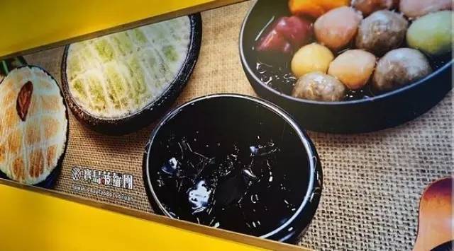 創(chuàng)意菠蘿挫冰紅了，古早味挫冰的大翻身！