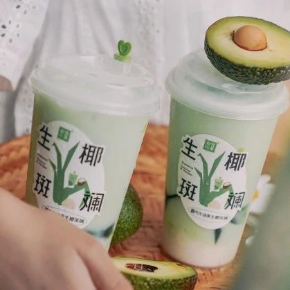 近半年出了 多款，飲品店如何“花式賣椰子”？