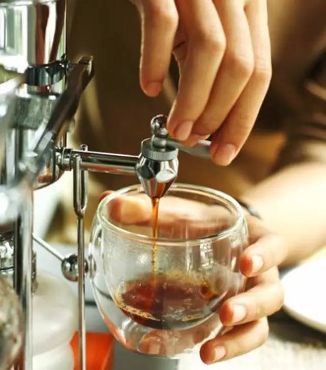 “防彈咖啡”來了！拿鐵和卡布奇諾都弱爆了