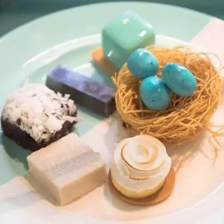 Gucci、迪奧開的咖啡館，長著一副我買不起的樣子