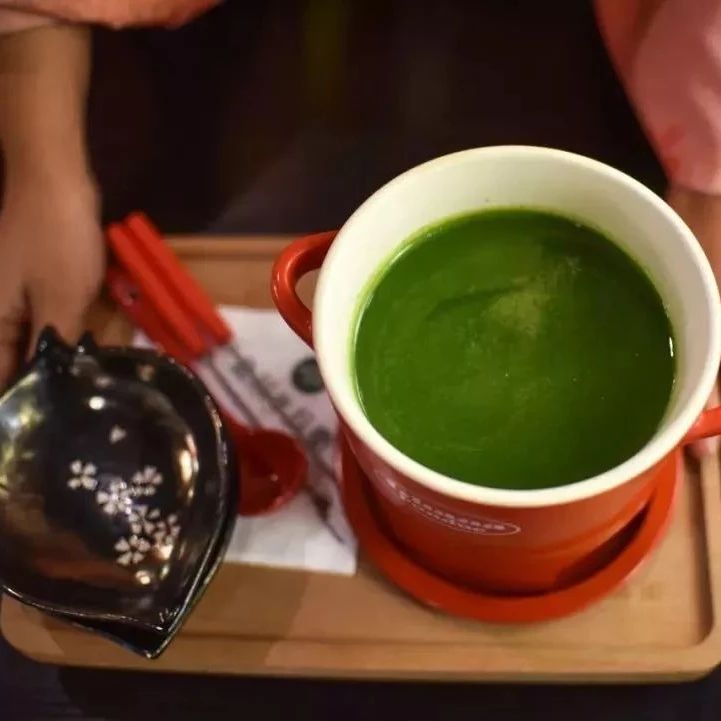 奶茶火鍋，是人間至味還是黑暗料理？