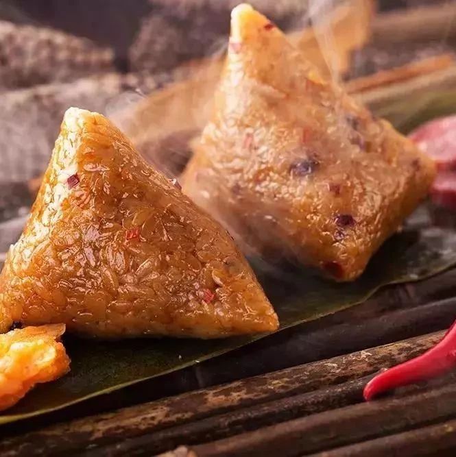 衛(wèi)龍用辣條做粽子，星巴克星冰粽上架，端午節(jié)的玩法你想好了嗎？