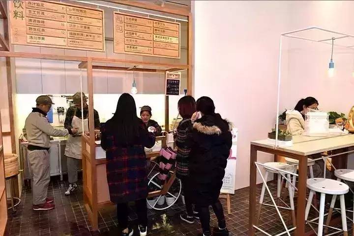 包子鋪里的場景革命：包子+咖啡，白天不懂夜的黑？