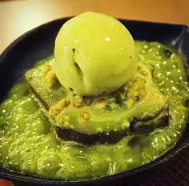 新商機(jī)！鐵板蛋糕PK液態(tài)氮冰淇淋